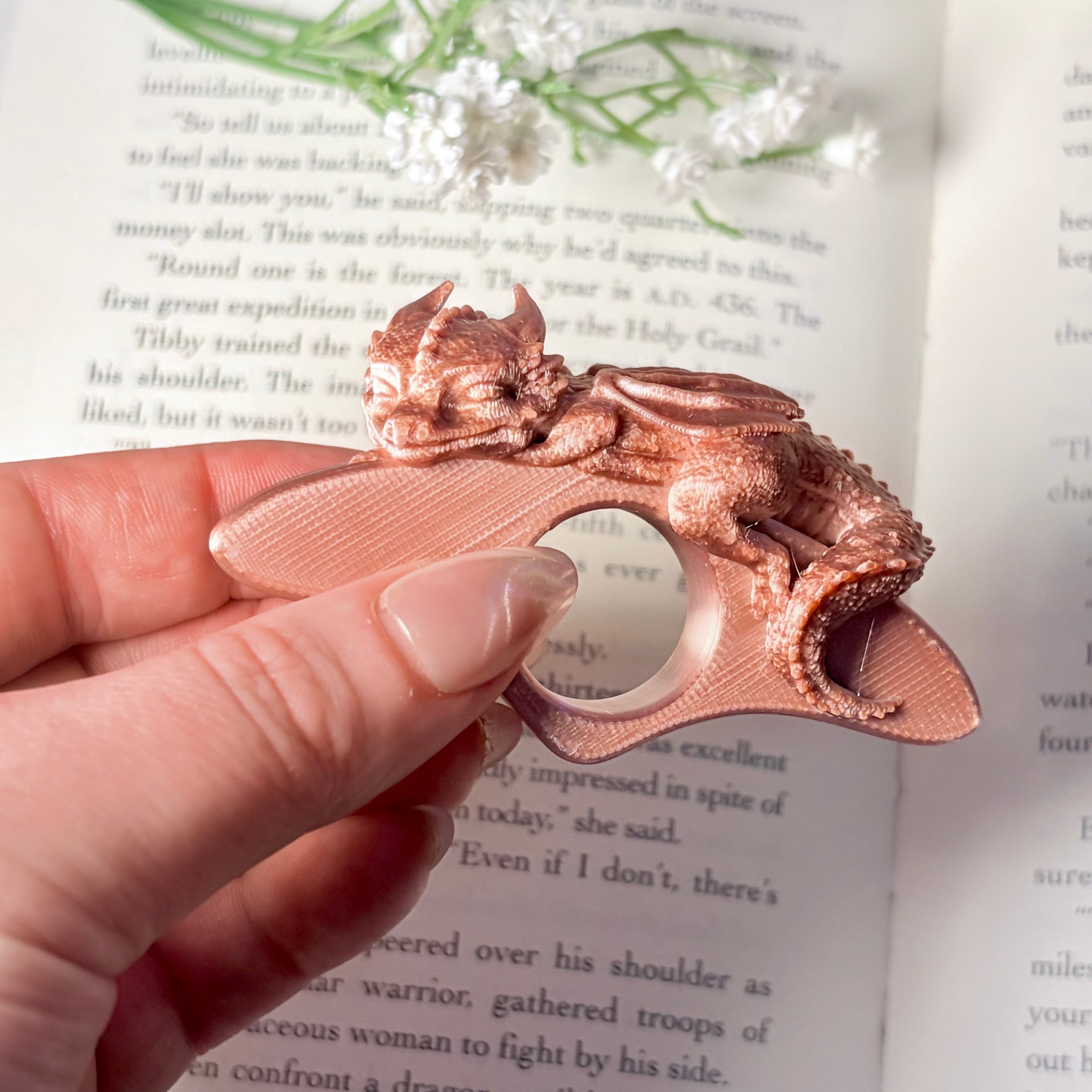 "Cute Dragon"-Thumb Book Holder
